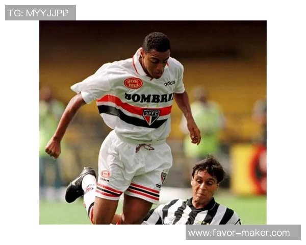 华丽球风与足球艺术的完美结合揭秘当代足球明星的魅力与风采 华丽球风与足球艺术的完美结合揭秘当代足球明星的魅力与风采