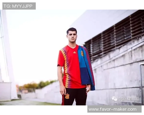 带衣领的足球明星展现时尚魅力与运动精神的完美结合