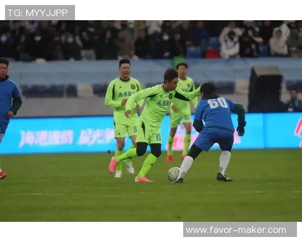 爱打驾的足球明星们如何在赛场内外展现激情与风采 爱打驾的足球明星们如何在赛场内外展现激情与风采